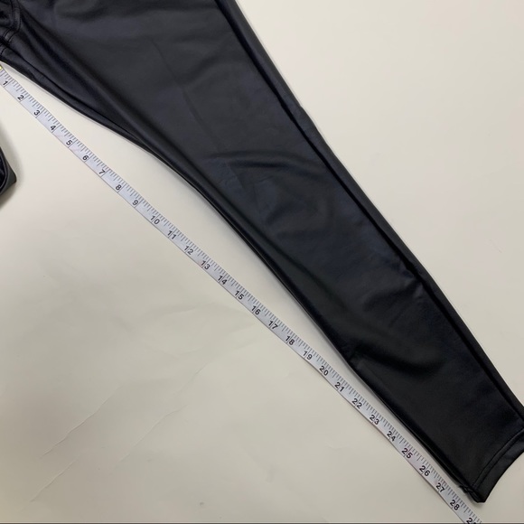 Hue Medium faux leather leggings - Picture 4 of 7